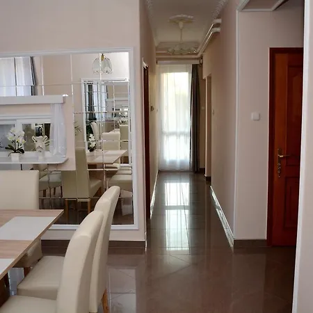 Molnar Vendeghaz בית הארחה 3*