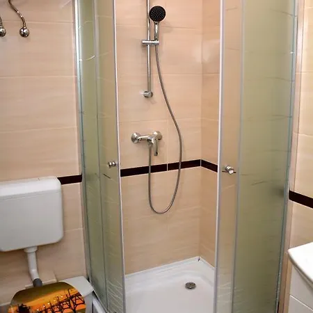 Molnar Vendeghaz Ujfeherto